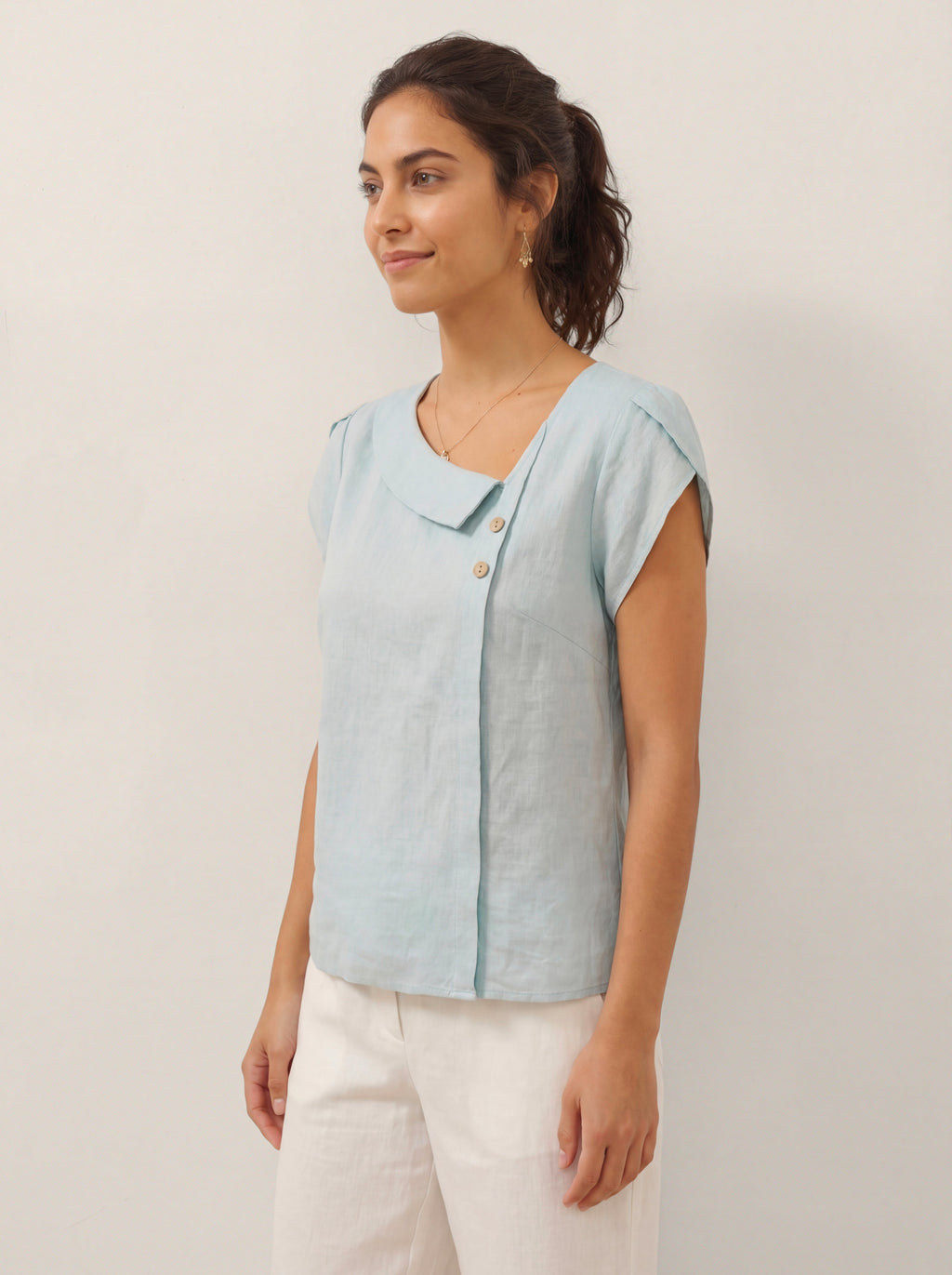 100% Linen Crescent Collar Flutter Sleeve Top FARA
