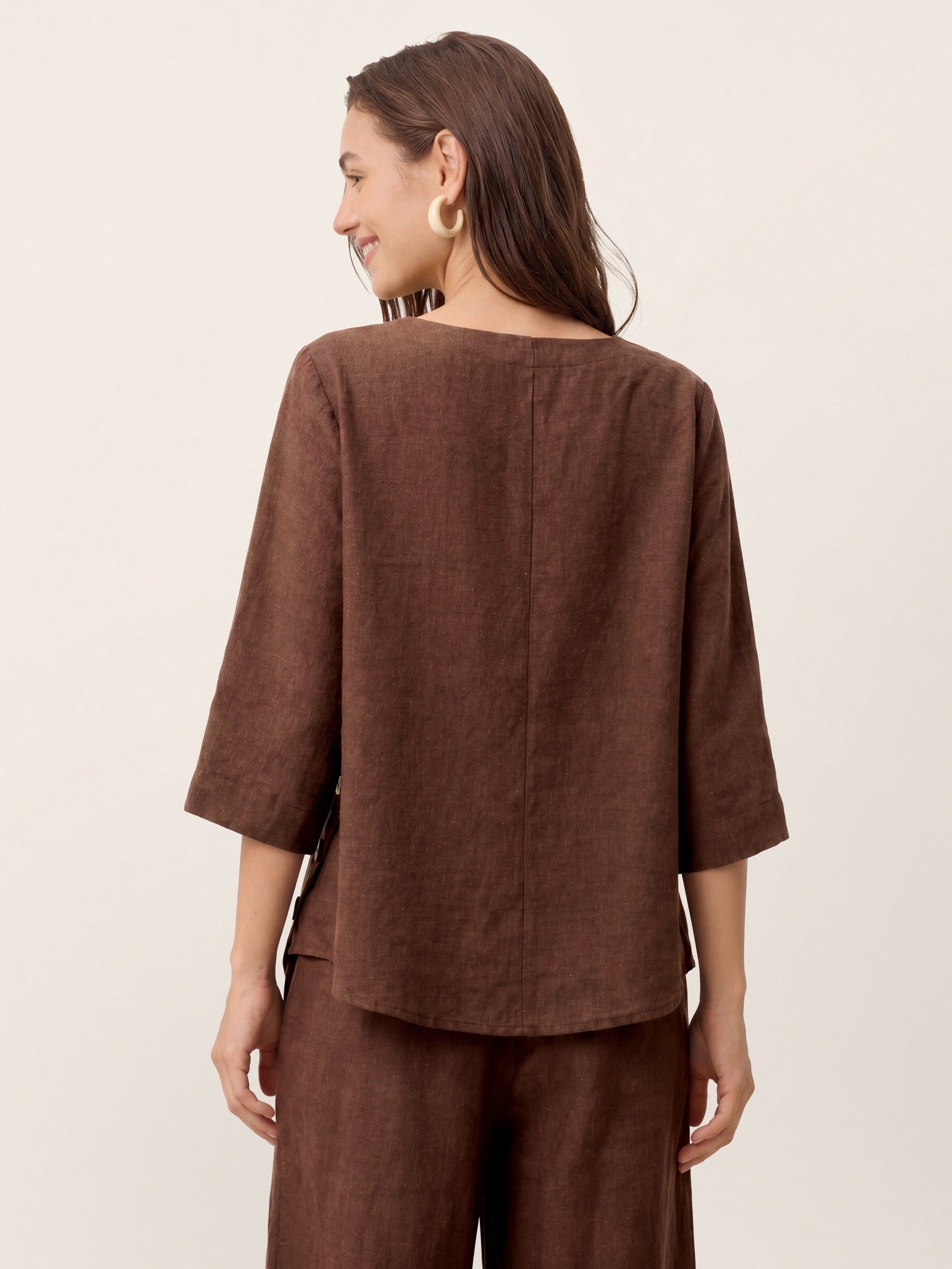100% Linen Asymmetric-Hem Button-Trim Top NYLA