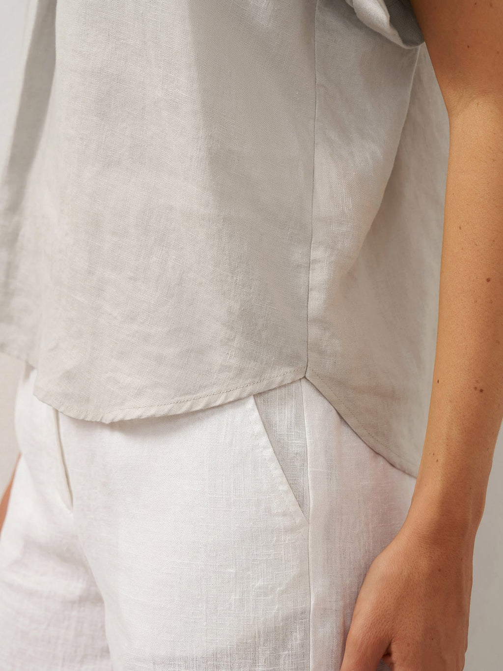 100% Linen Blazer-Inspired Pullover Top DINA