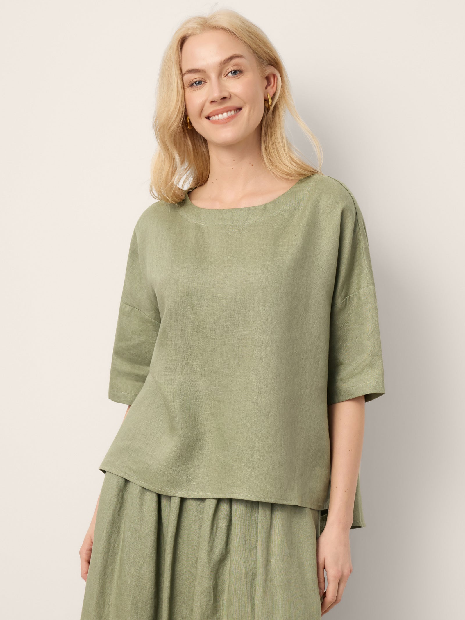 100% Linen Drop Shoulder Shirred Back High-Low Hem Top LINDSEY