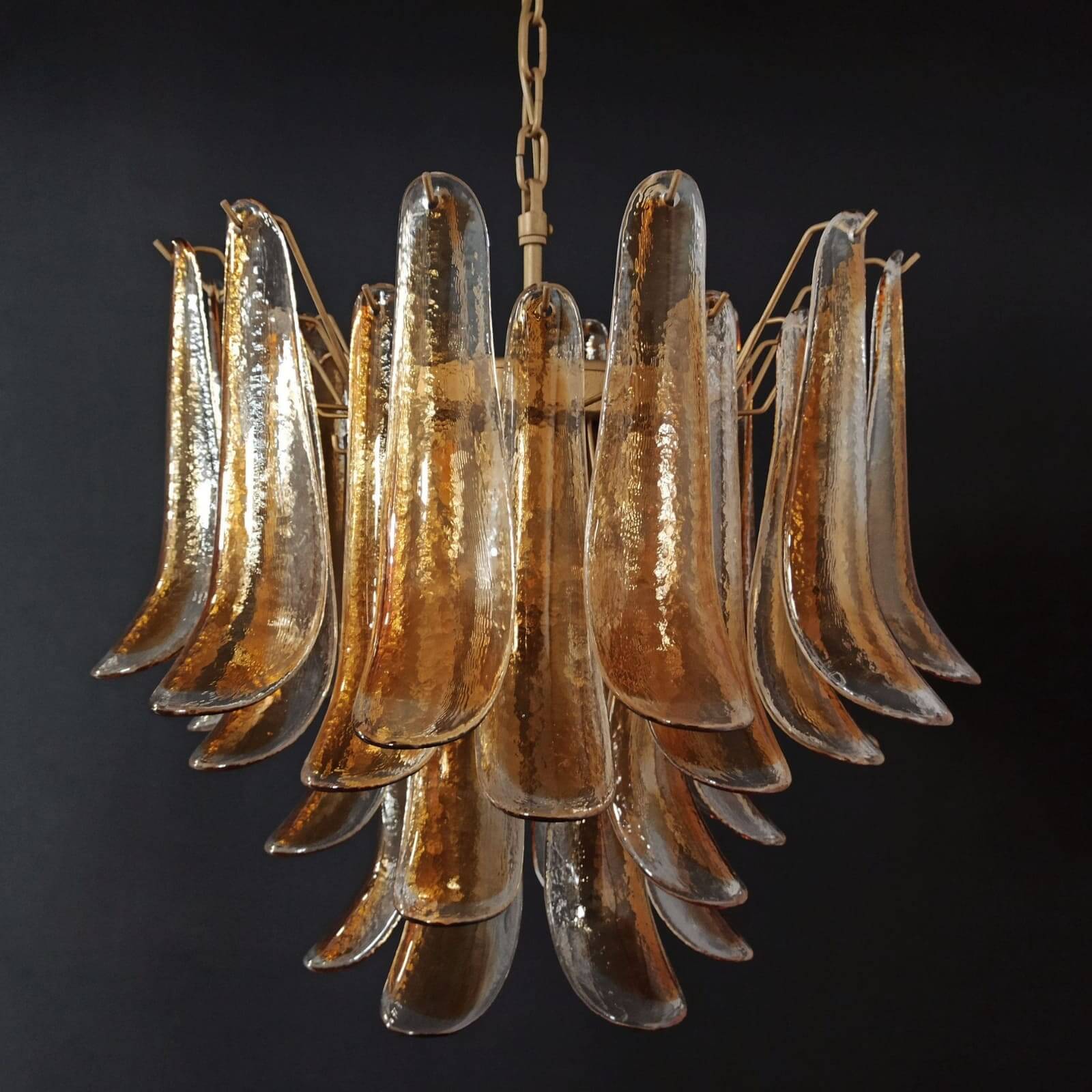Xiravo Chandelier