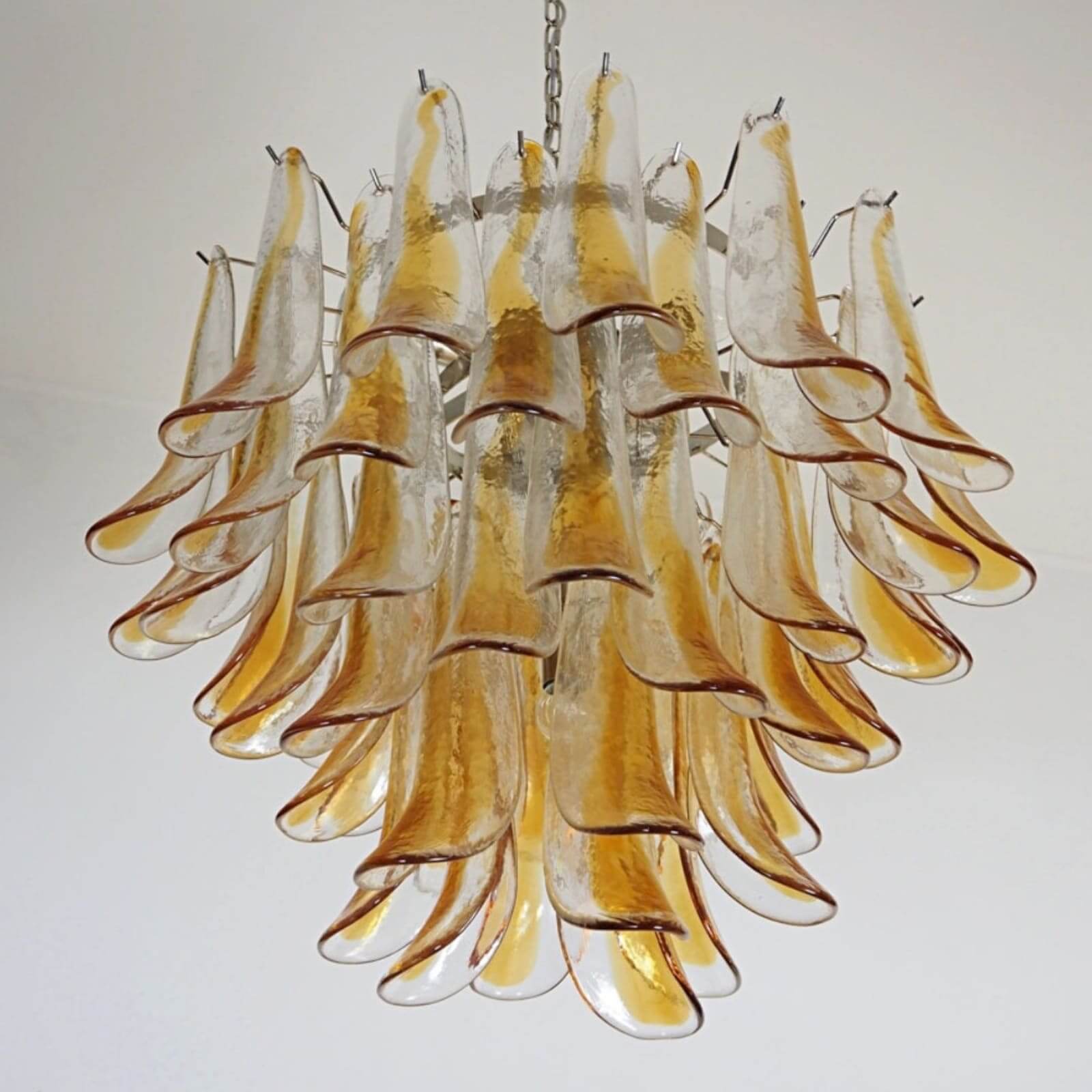 Xiravo Chandelier