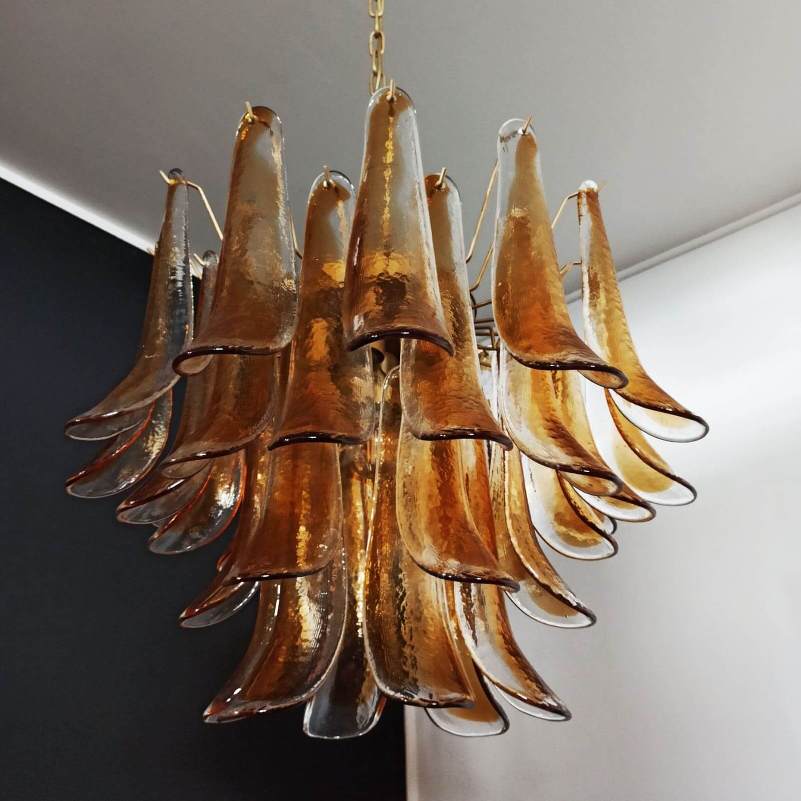 Xiravo Chandelier