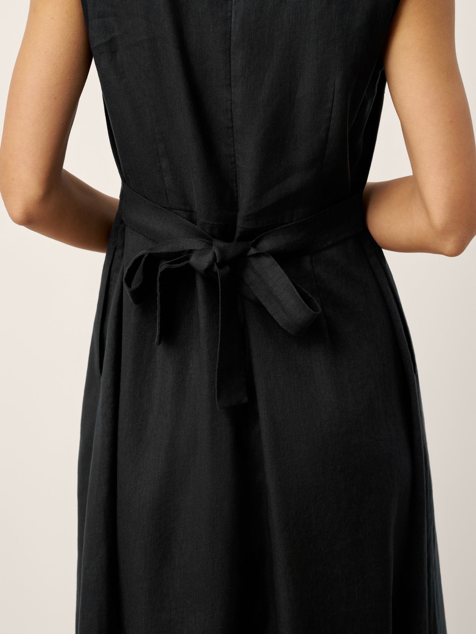 Linen-Lyocell V-Neck Sleeveless Midi Dress WILLOW