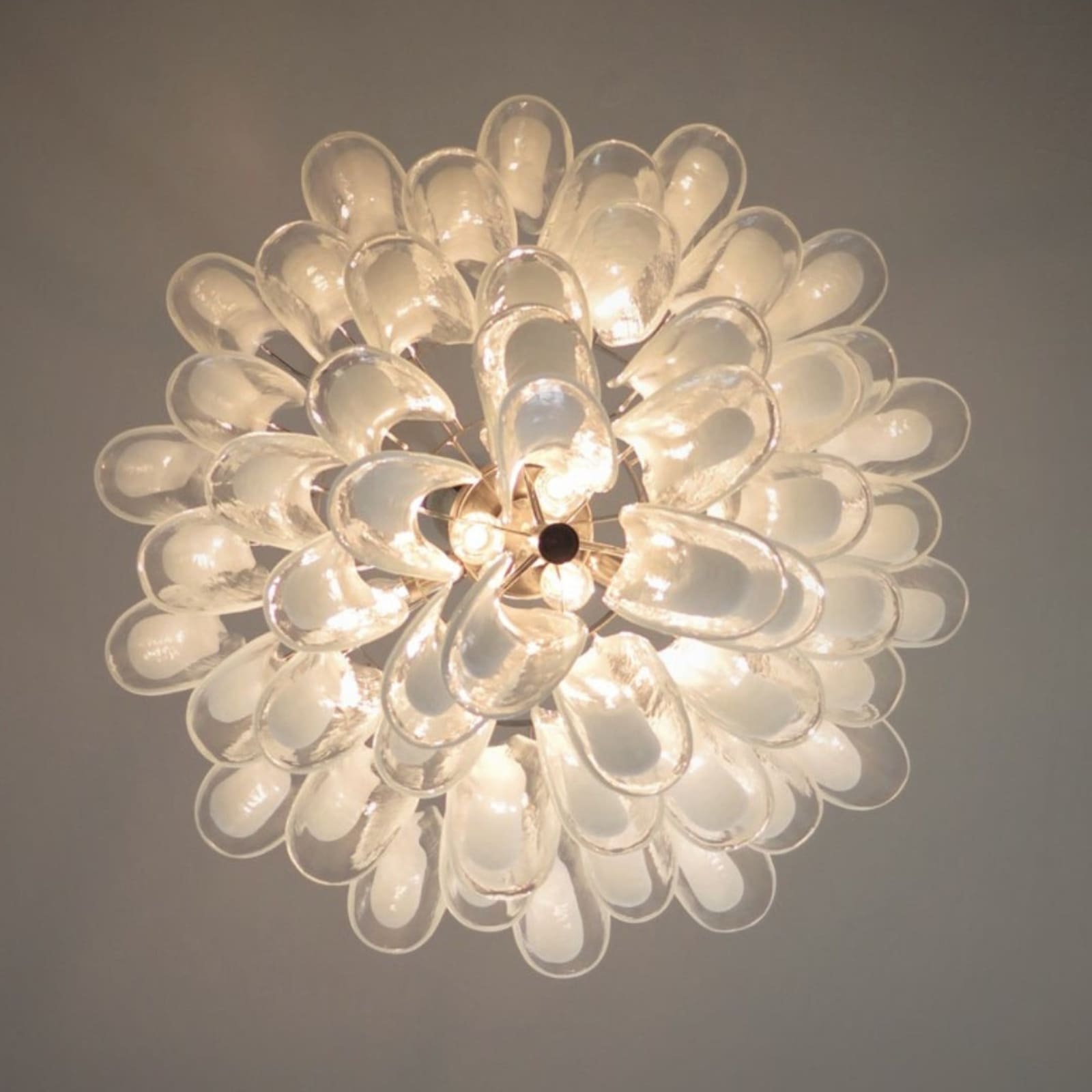 Xiravo Chandelier