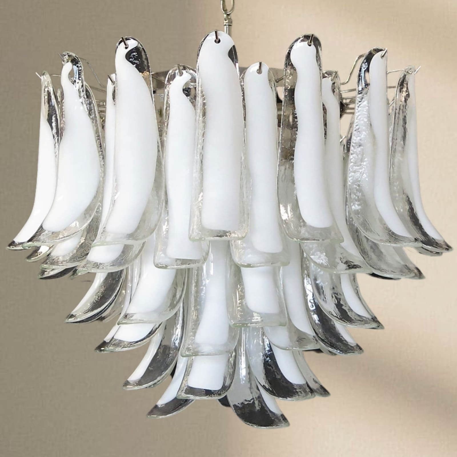 Xiravo Chandelier
