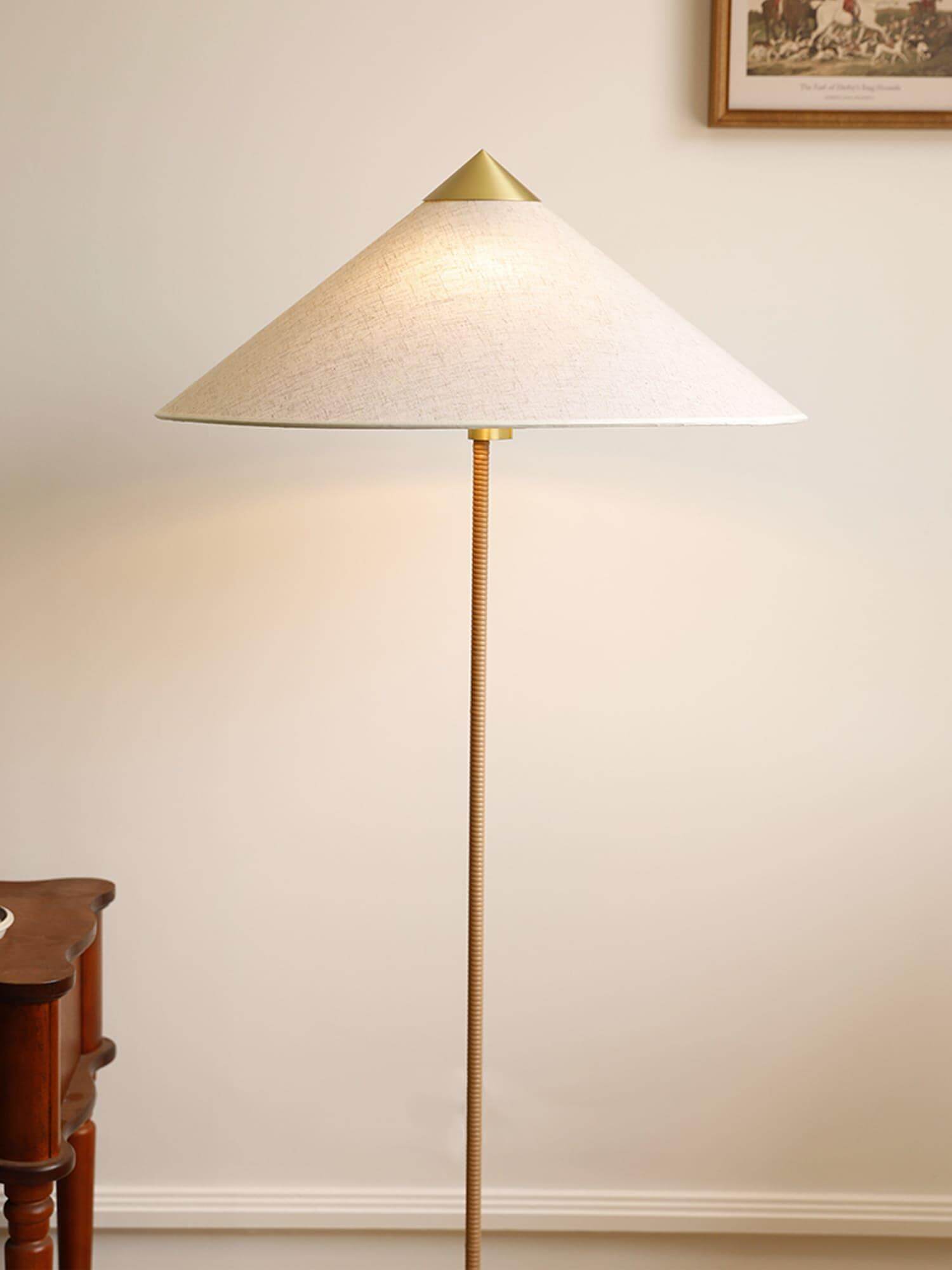9602 Floor Lamp