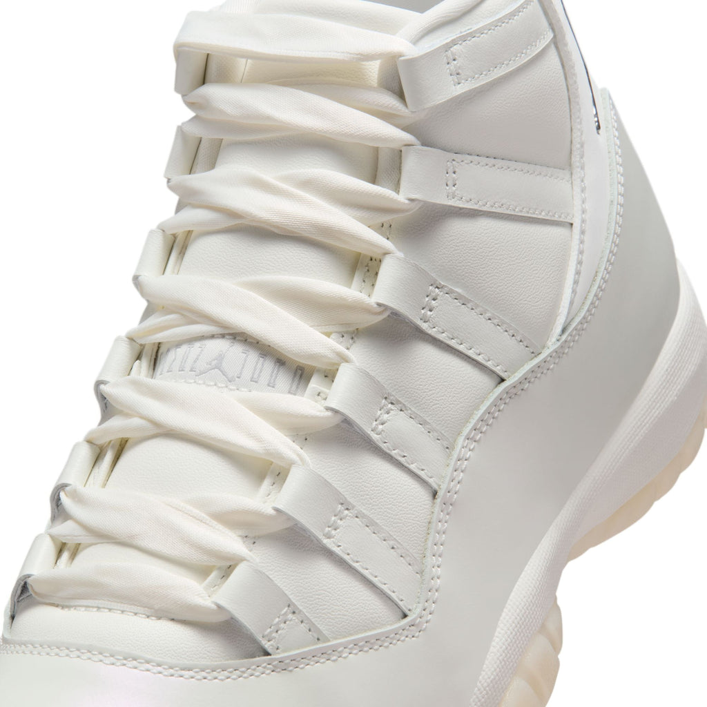 Air Jordan Womens 11 Retro - Pearl