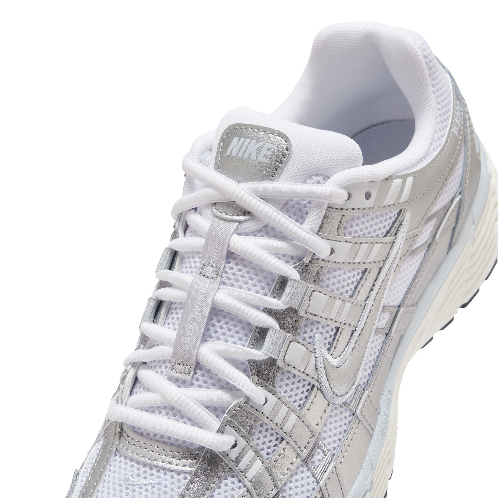 Nike Womens P-6000 - White/Metallic Silver
