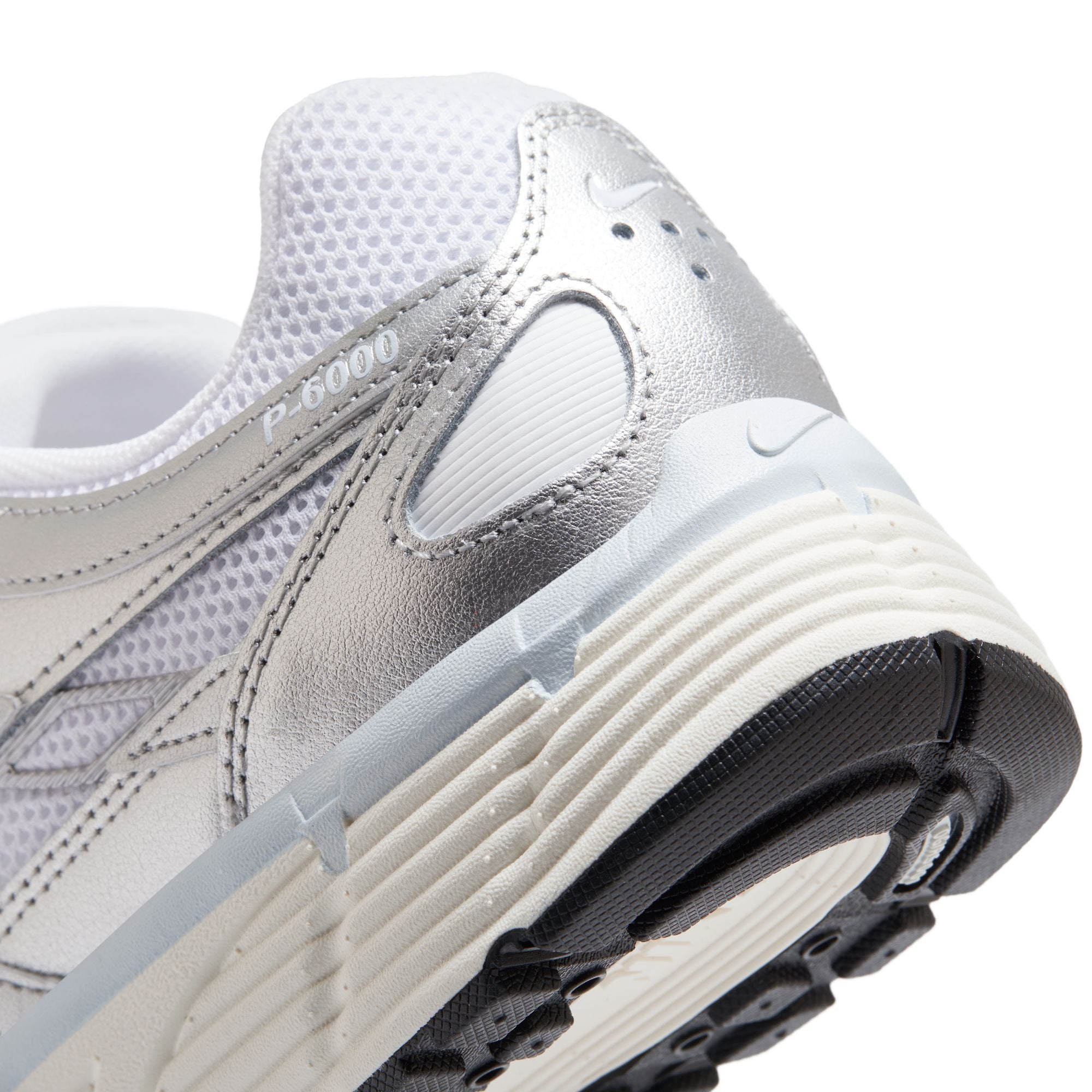 Nike Womens P-6000 - White/Metallic Silver