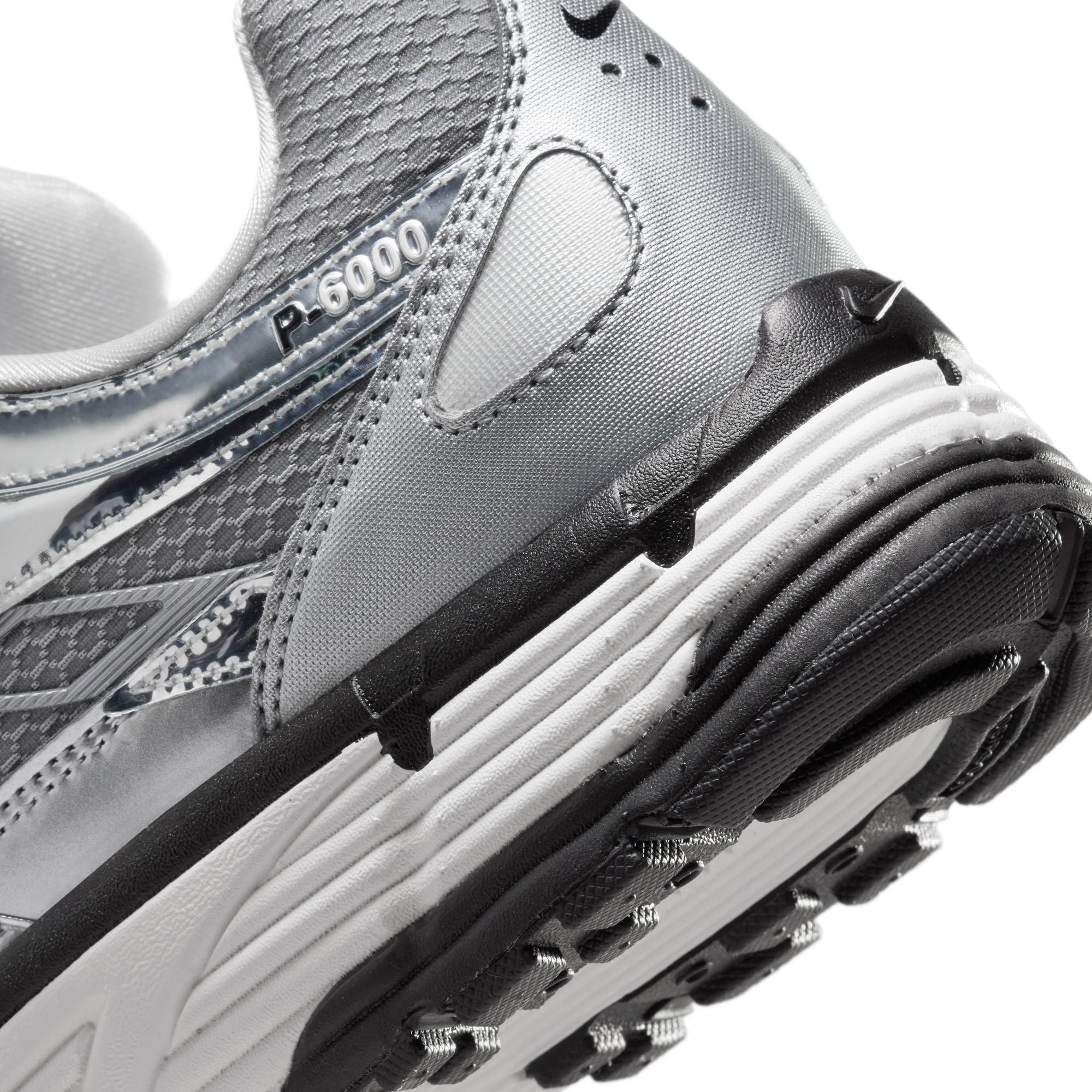 Nike Mens P-6000 - Metallic Silver