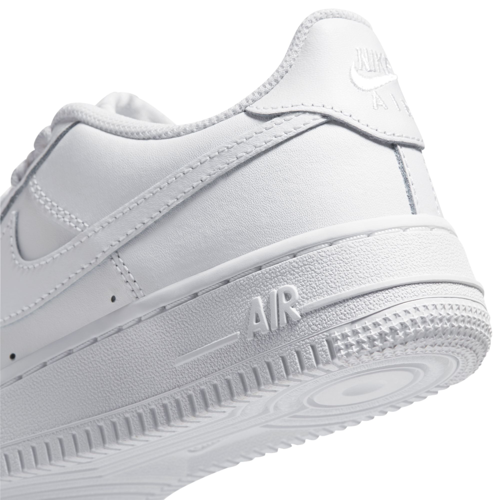 Nike Big Kids Air Force 1 LE – Triple White