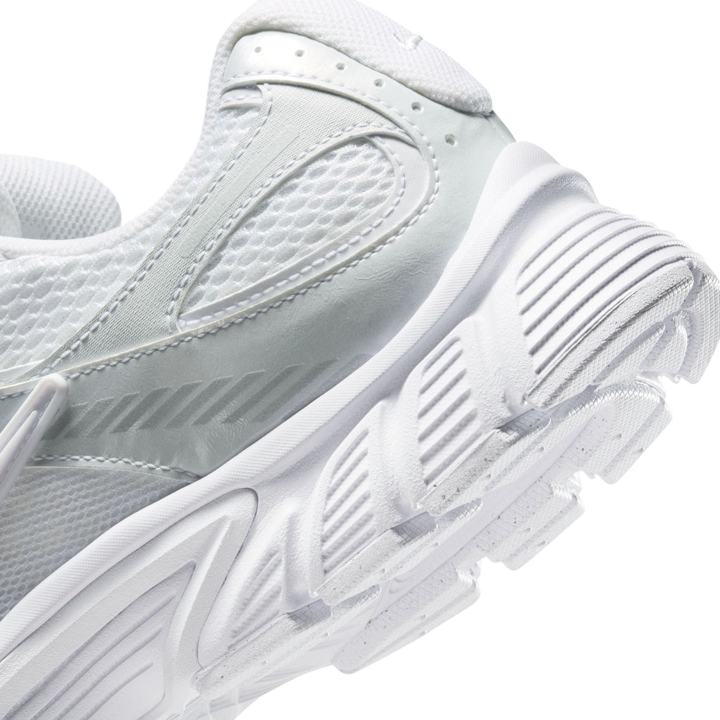 Nike Mens V5 RNR - White