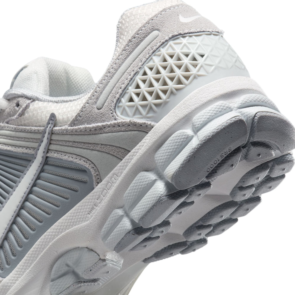 Nike Women's Zoom Vomero 5 - Pure Platinum