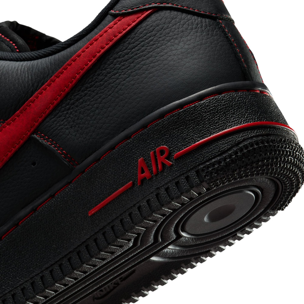 Nike Mens Air Force 1 '07 LV8 - Black/University Red