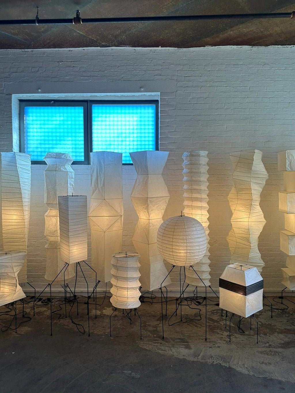 Akari UF4-L9 Floor Lamp