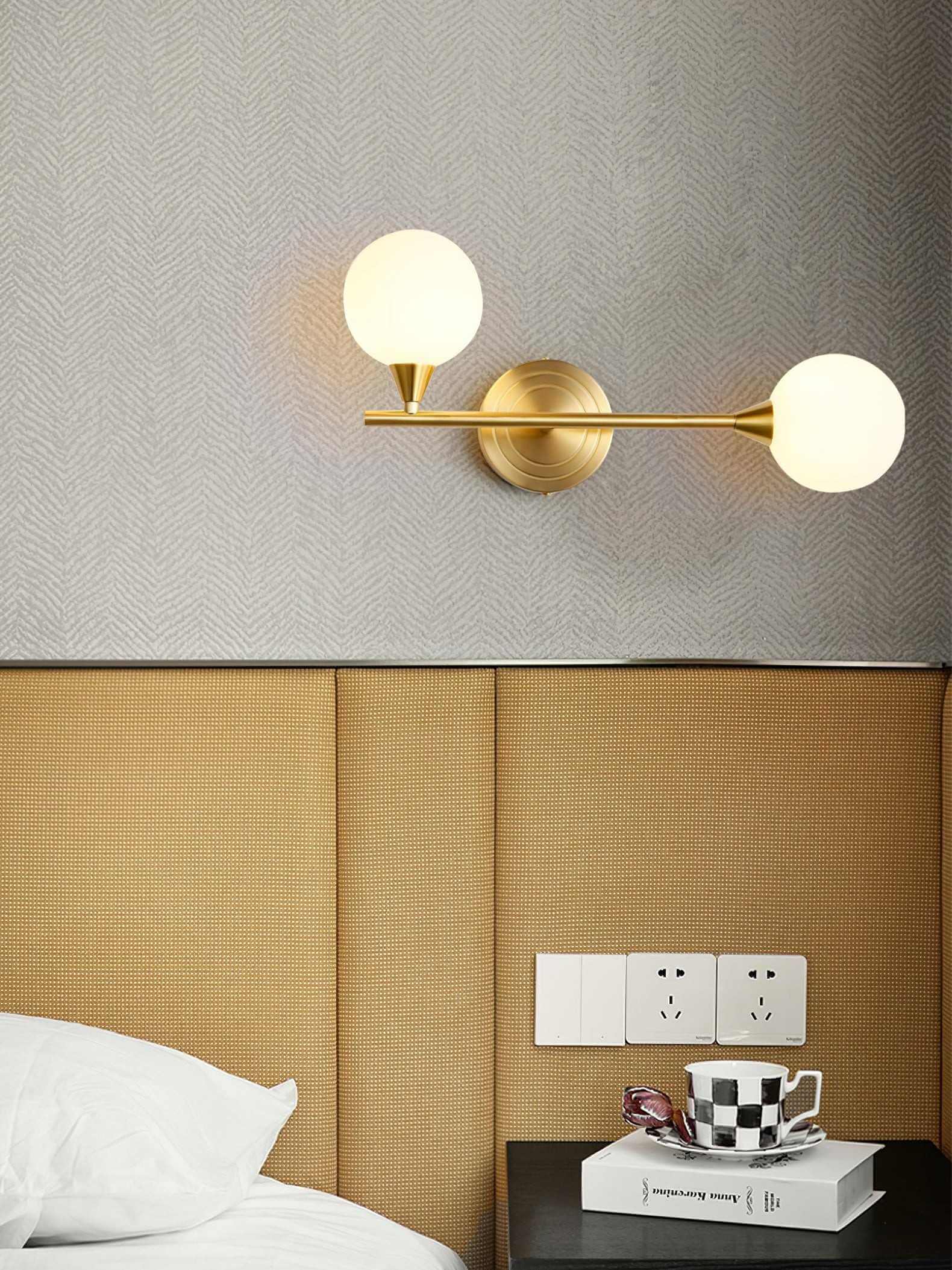 Averin Wall Lamp