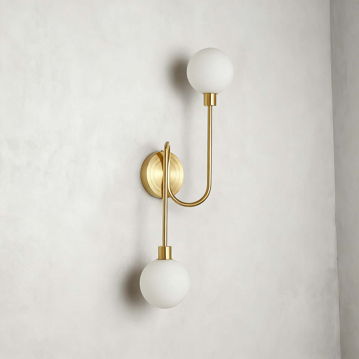 Averin Wall Lamp