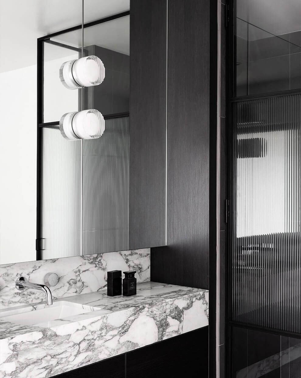 Crisp Wall Sconce