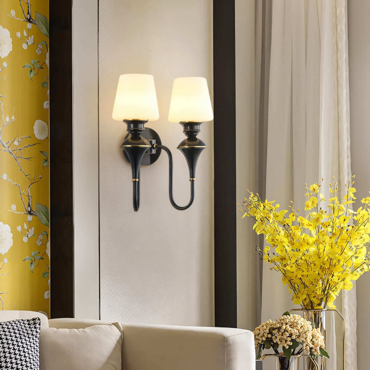 Delyra Wall Lamp