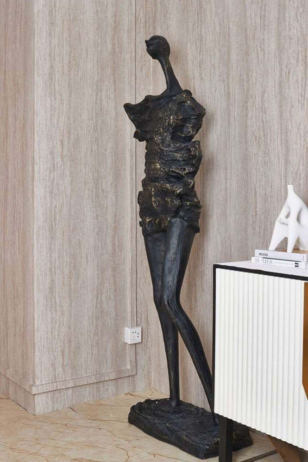 Dravik Sculpture