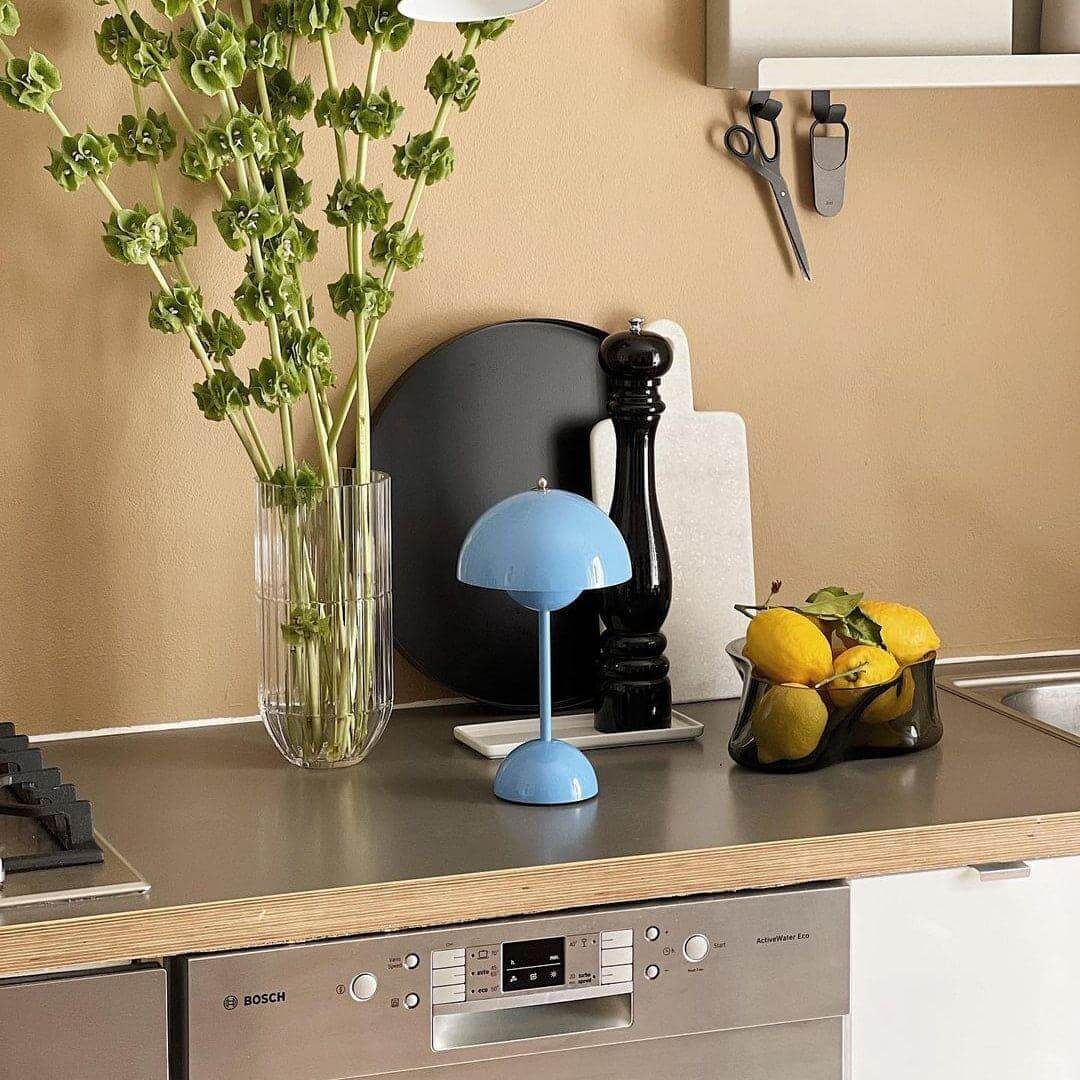 Flowerpot Charging Table Lamp