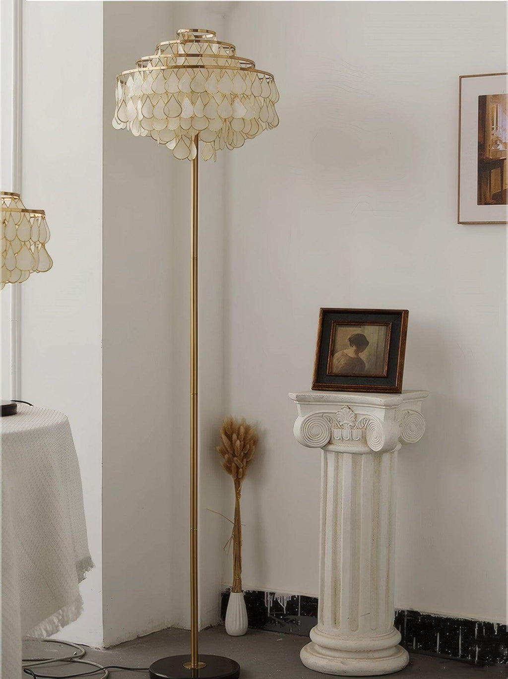 Teardrops Shell Floor Lamp