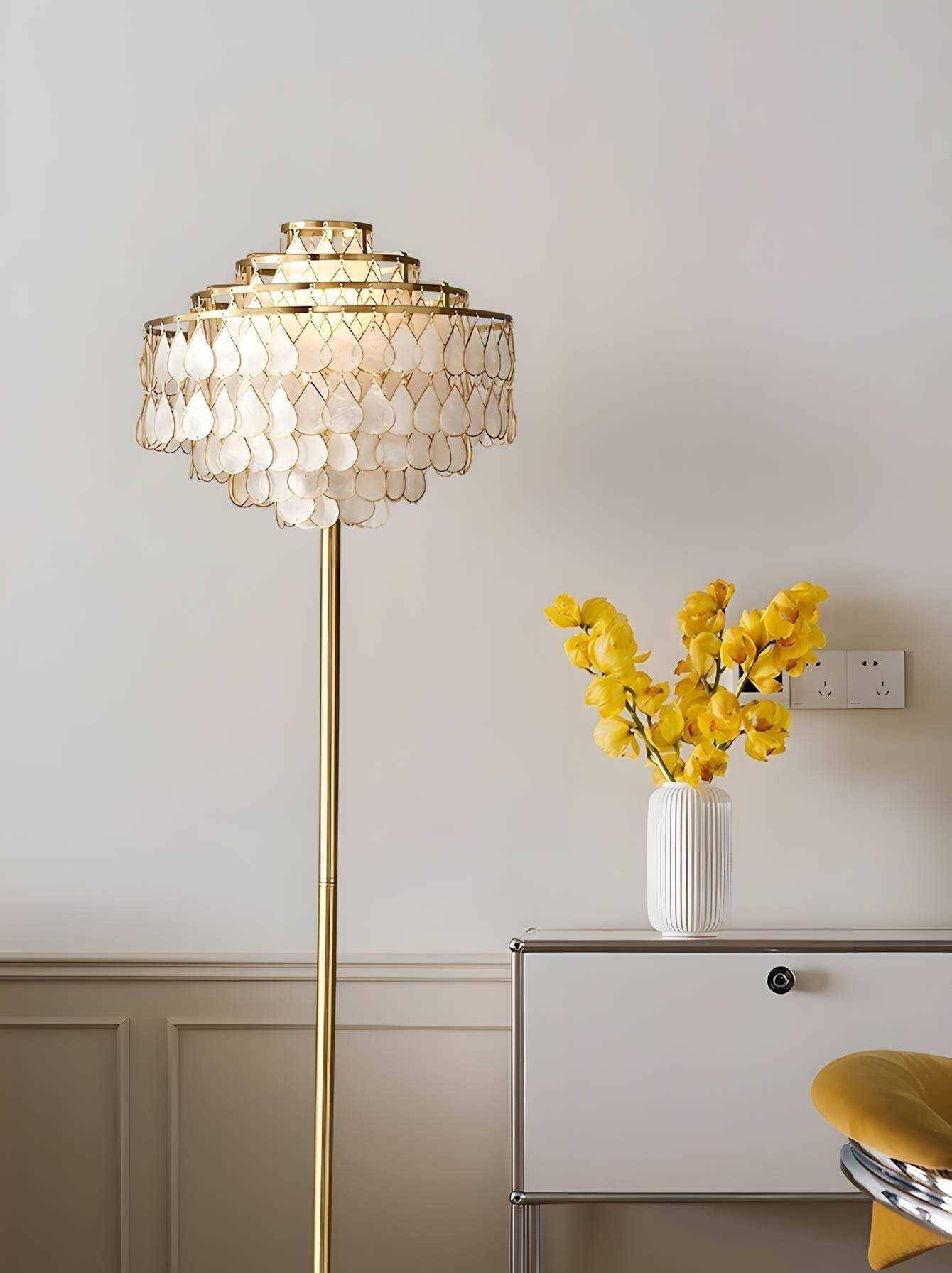 Teardrops Shell Floor Lamp