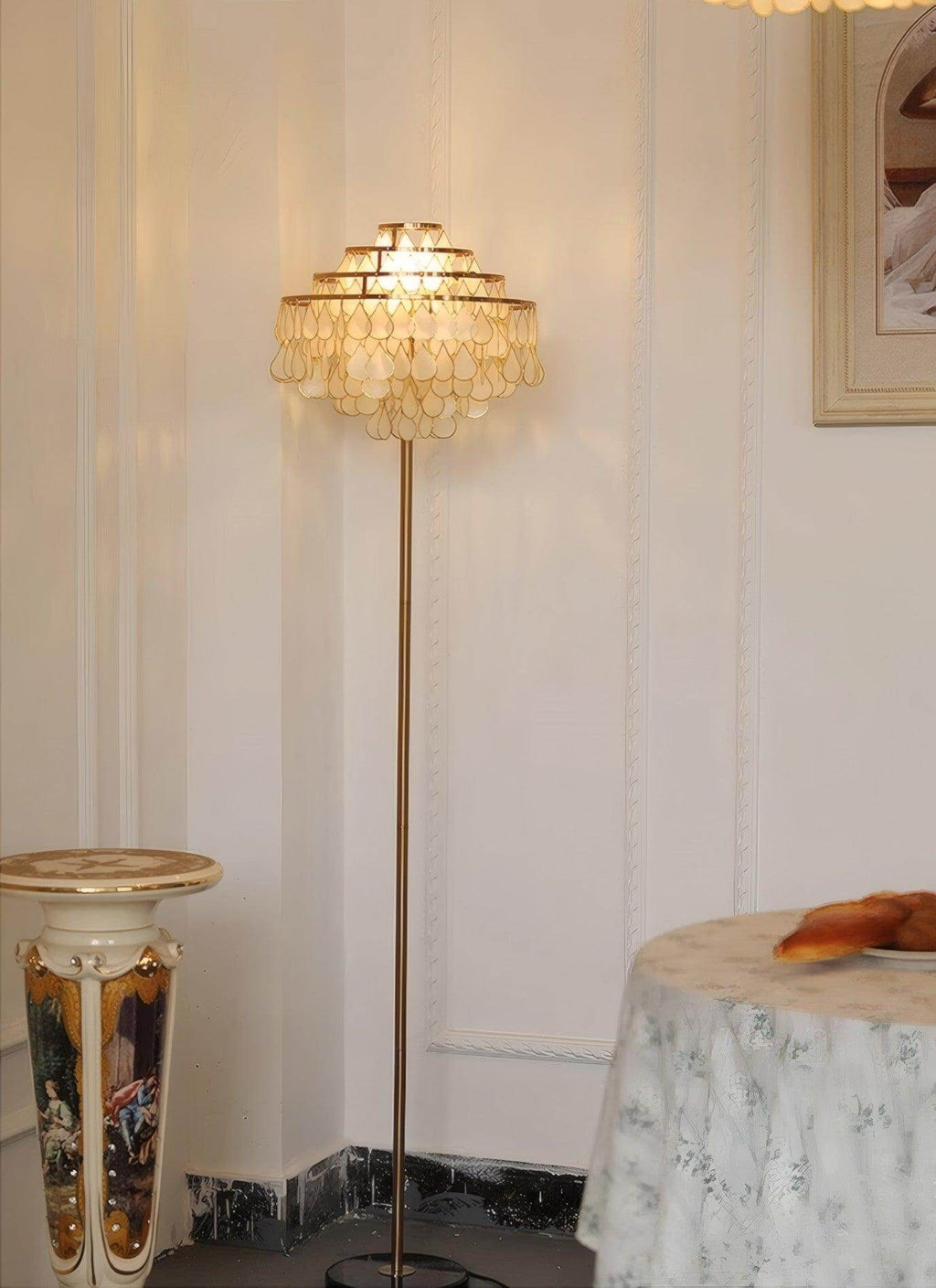 Teardrops Shell Floor Lamp