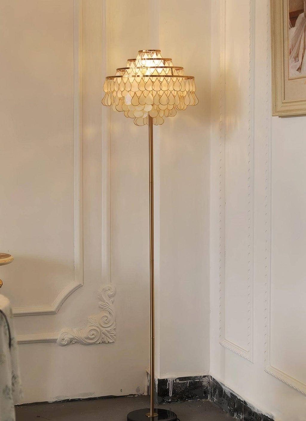 Teardrops Shell Floor Lamp