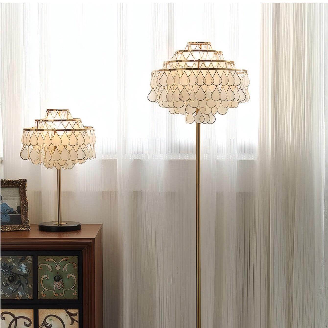 Teardrops Shell Floor Lamp