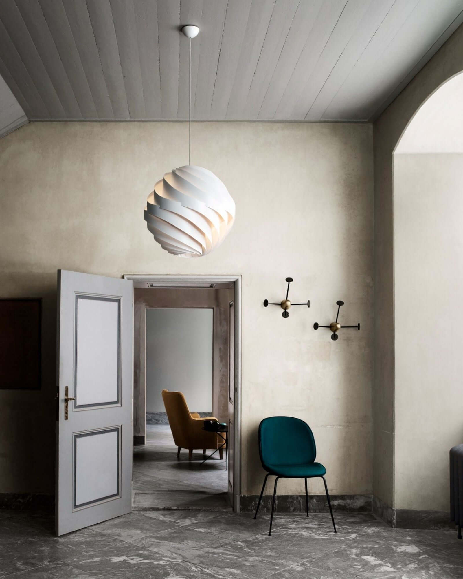 Halo Swirl Pendant Light
