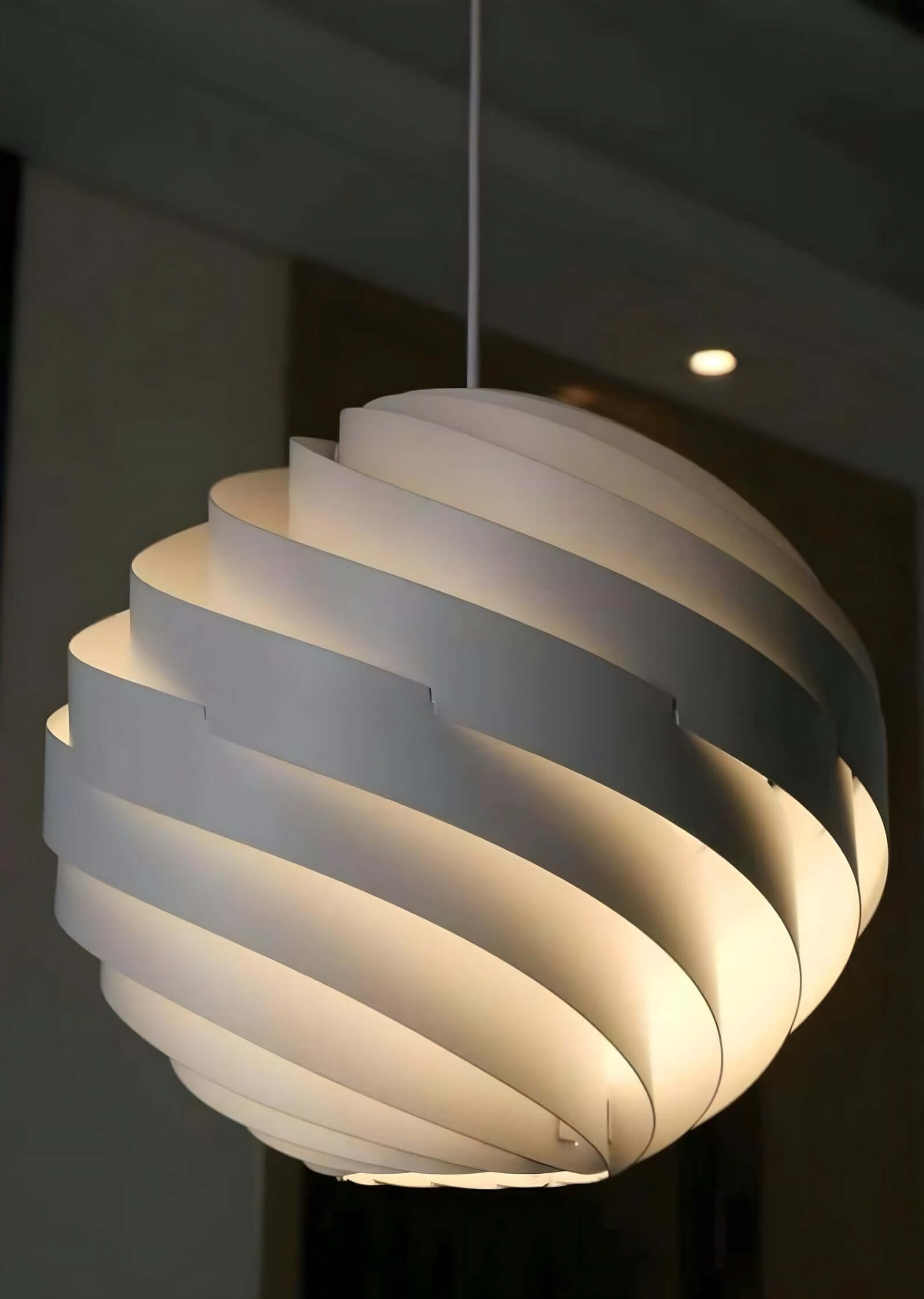 Halo Swirl Pendant Light