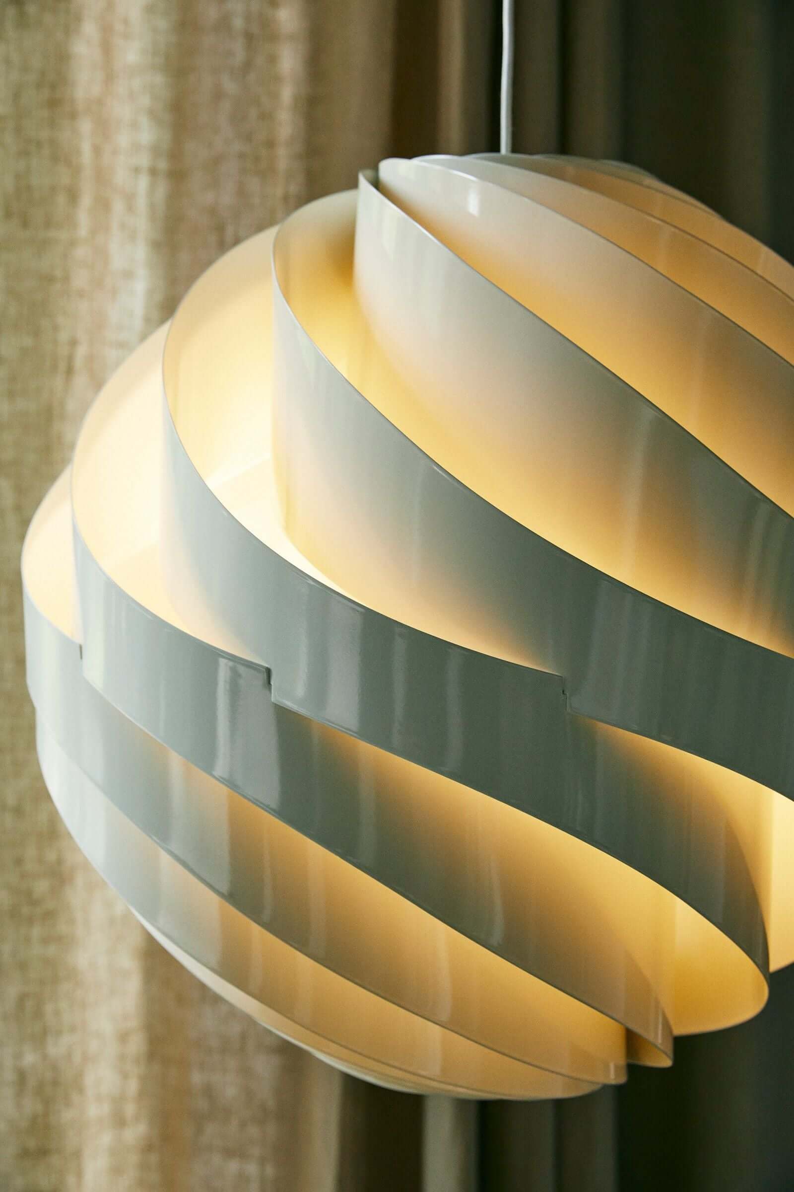 Halo Swirl Pendant Light