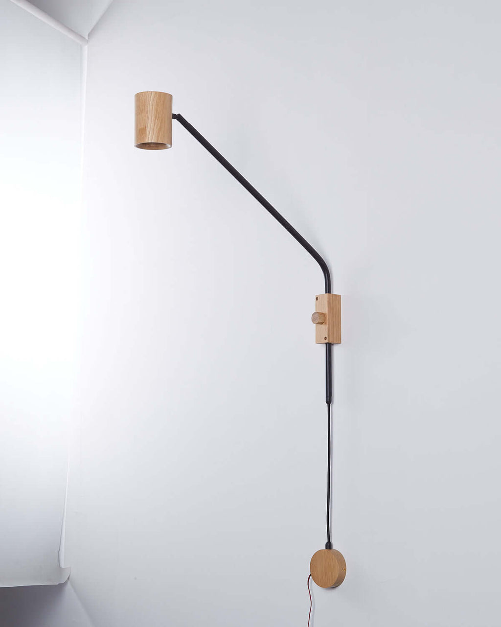 Holzarm Wall Light