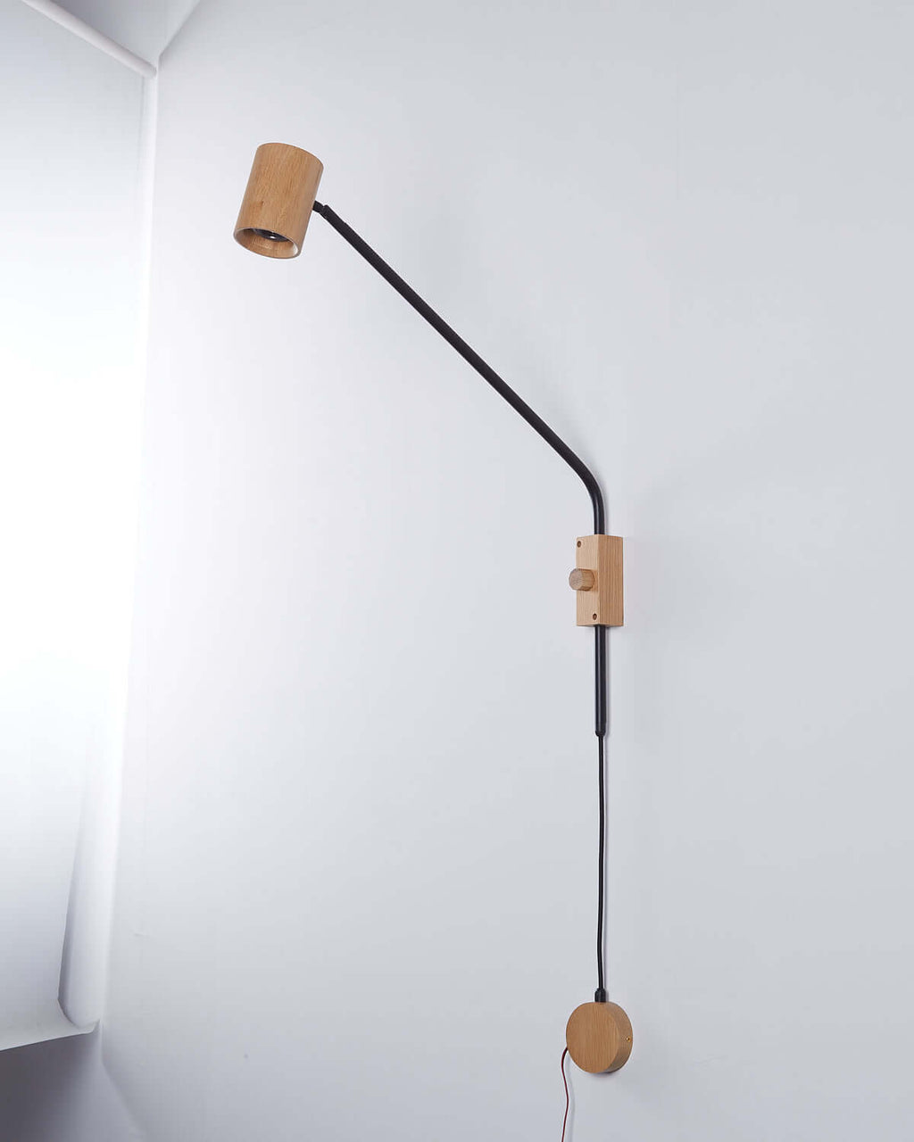 Holzarm Wall Light