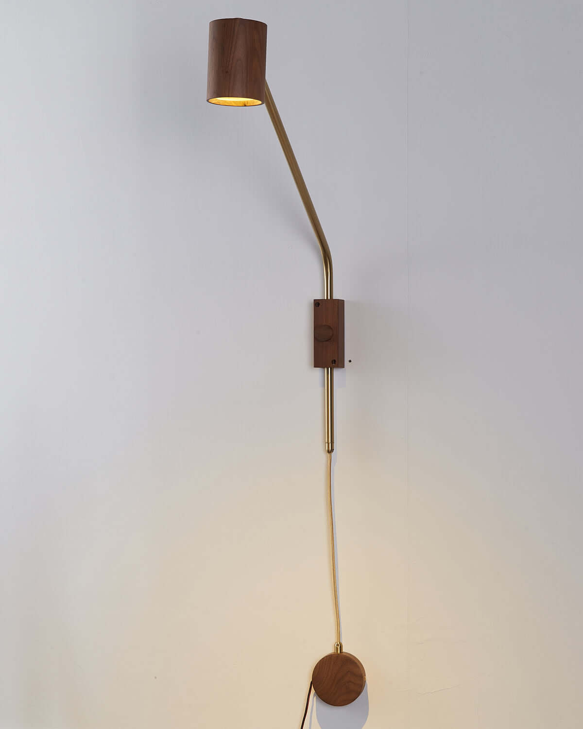 Holzarm Wall Light