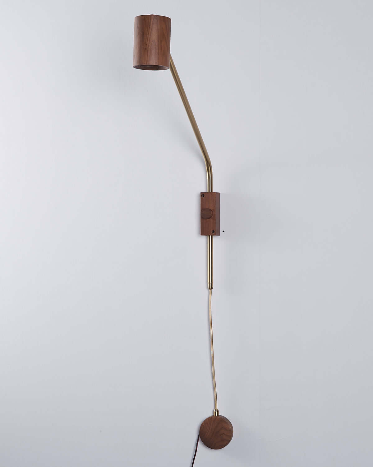 Holzarm Wall Light