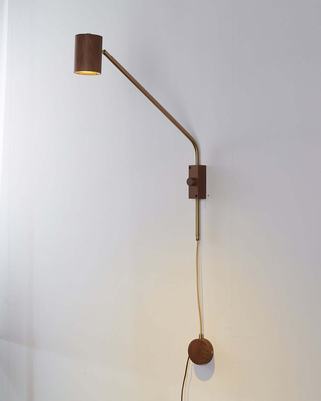 Holzarm Wall Light