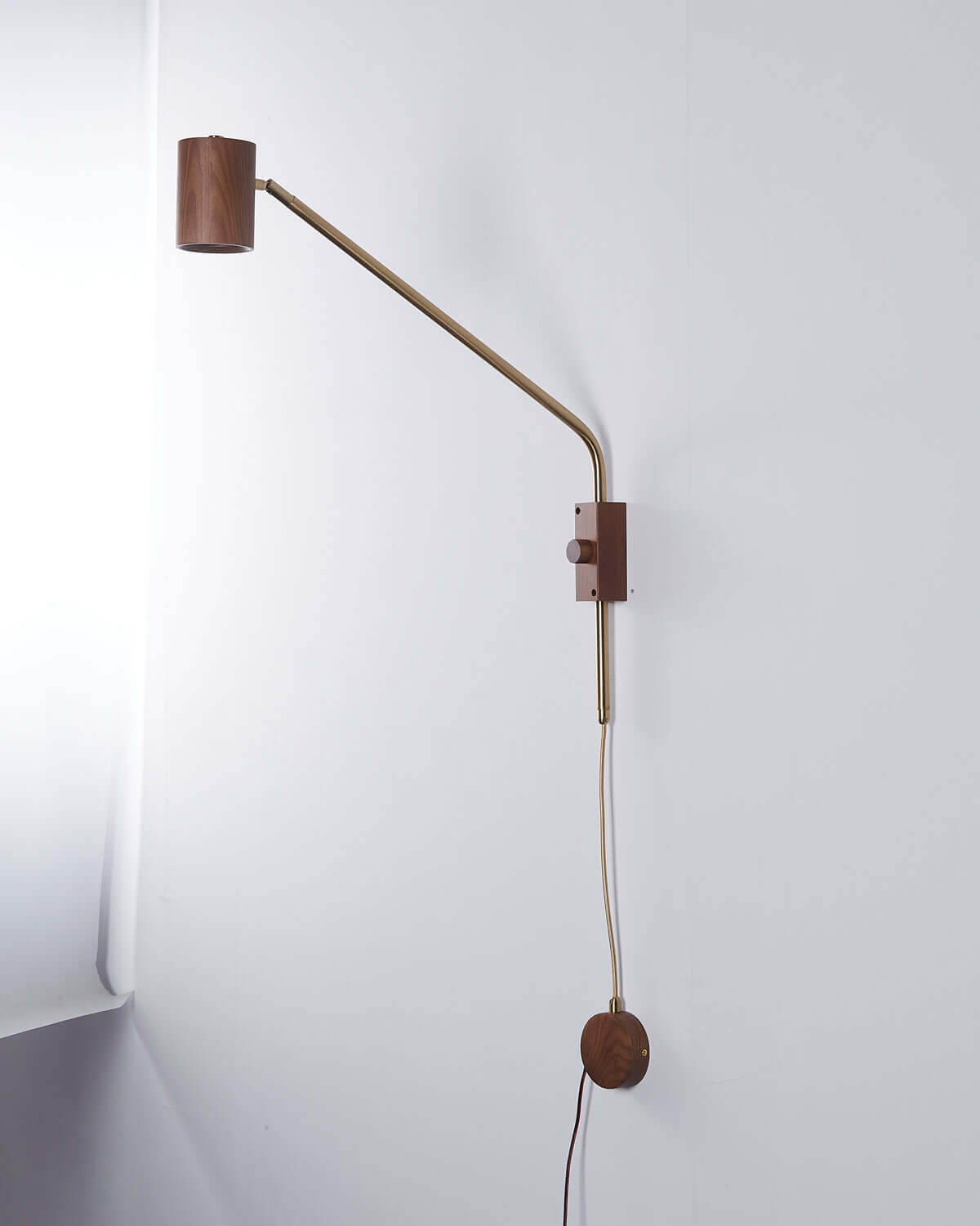 Holzarm Wall Light
