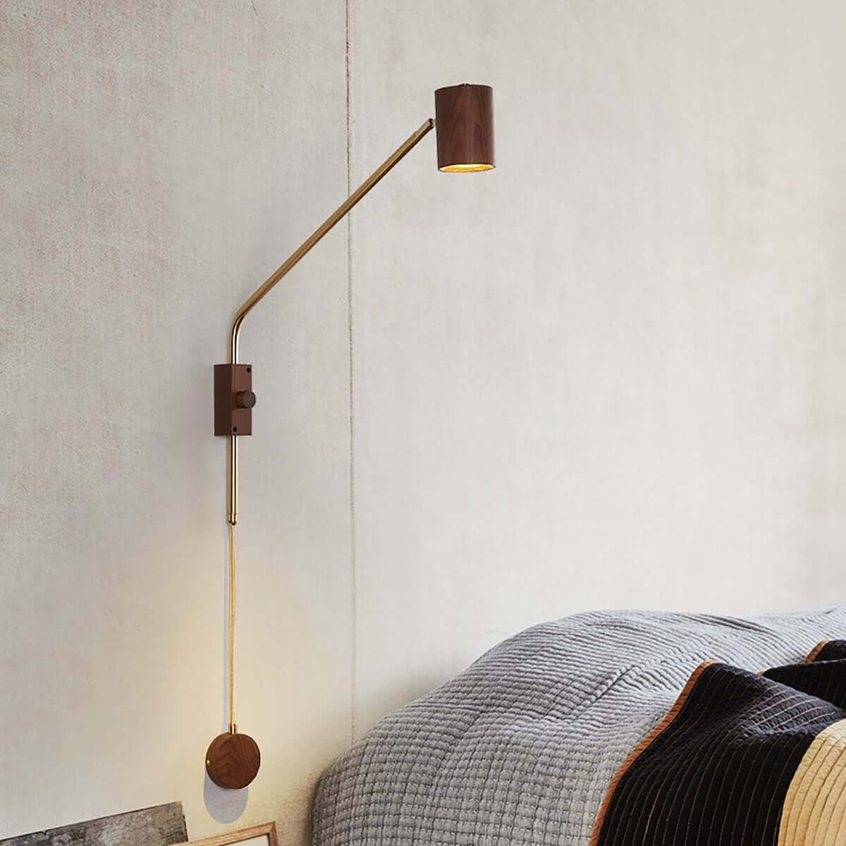 Holzarm Wall Light