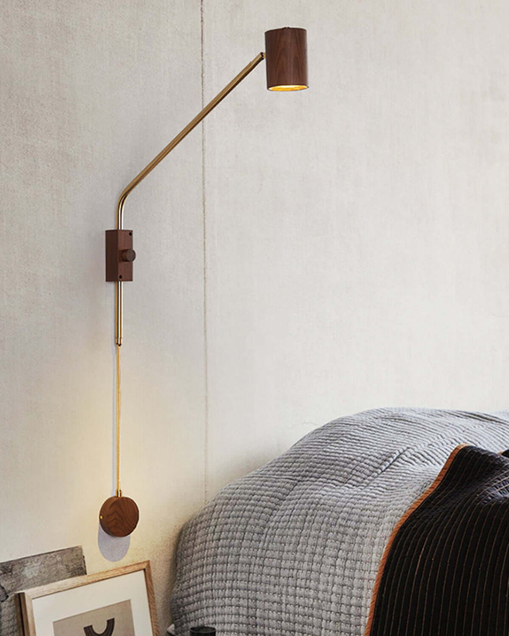Holzarm Wall Light
