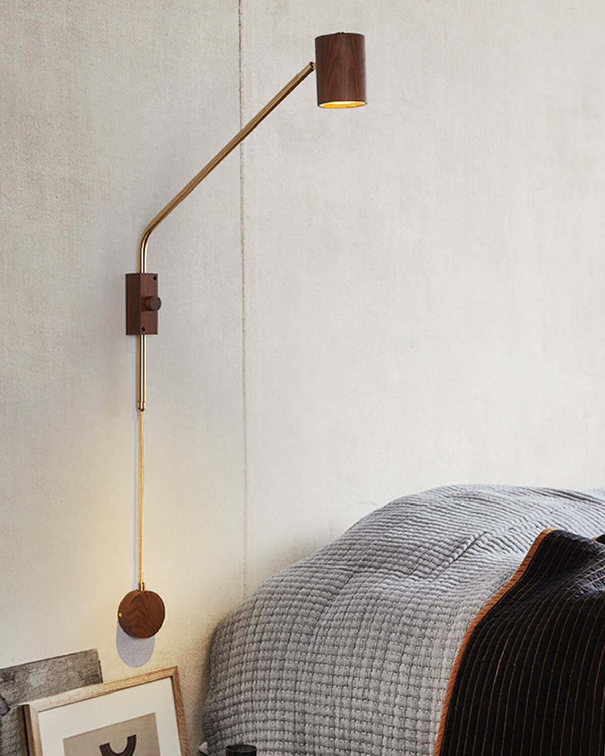 Holzarm Wall Light