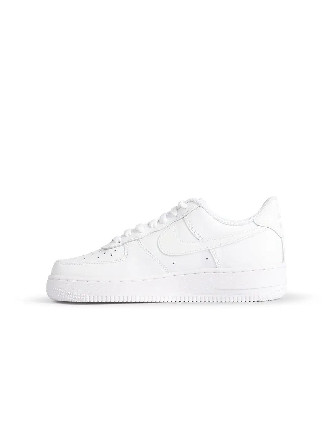 Nike Big Kids Air Force 1 LE – Triple White
