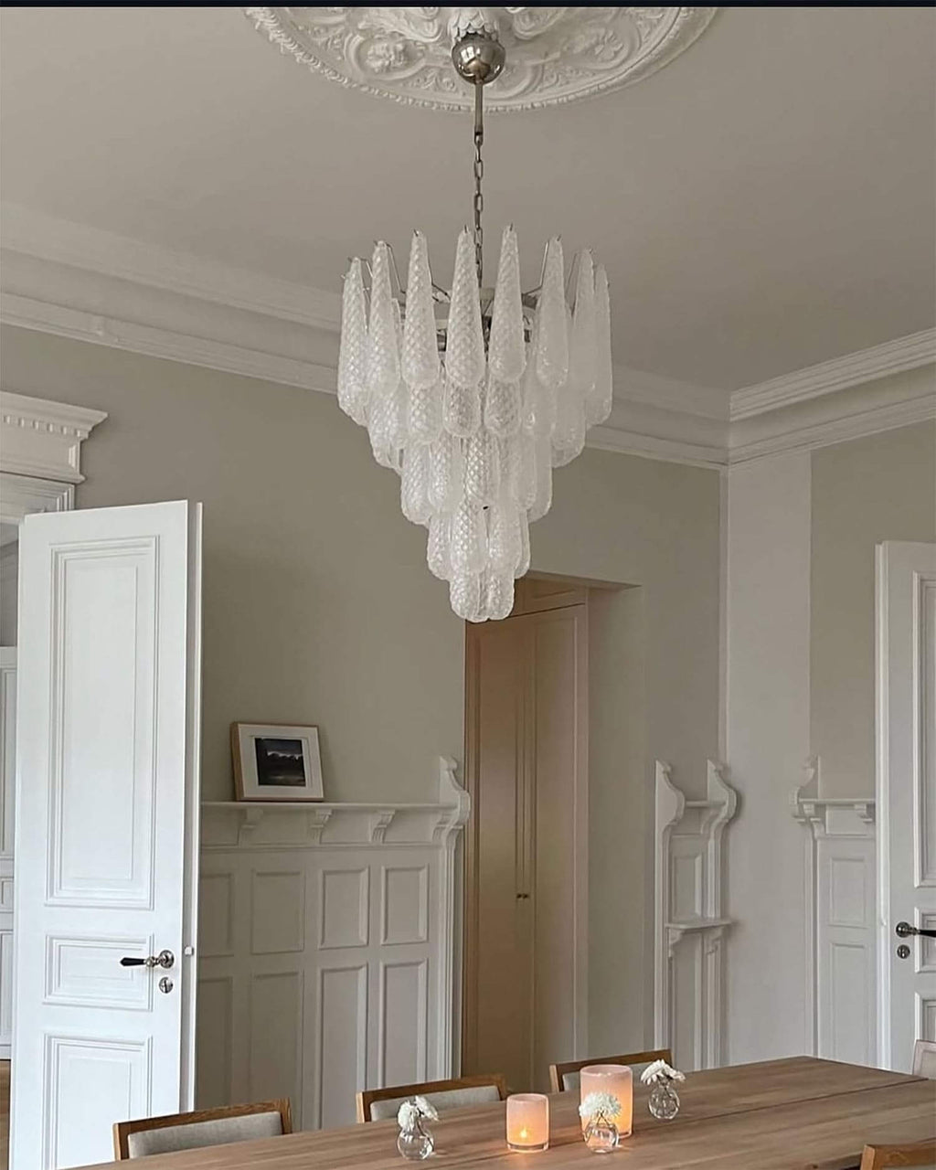 Jatuh Chandelier