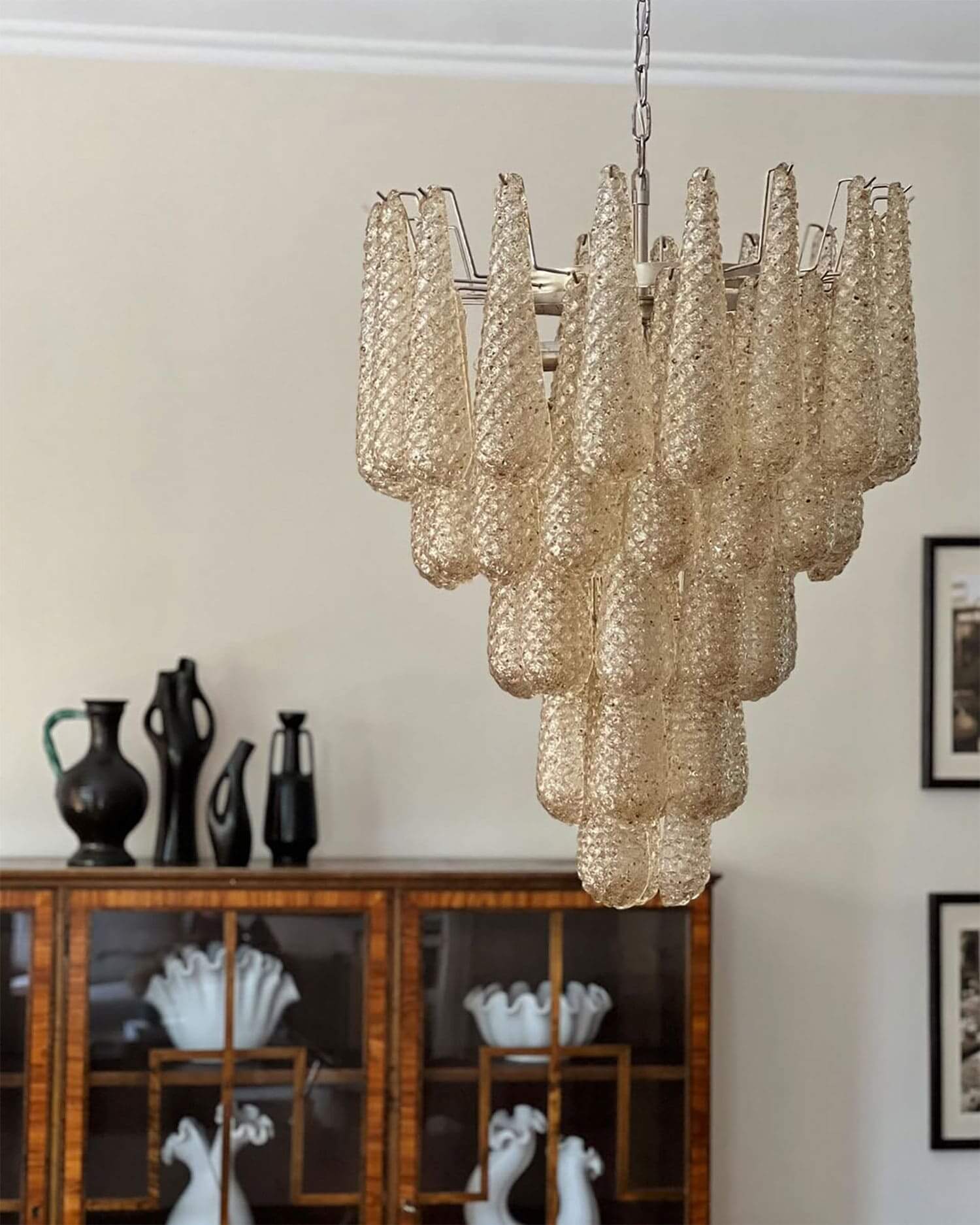 Jatuh Chandelier