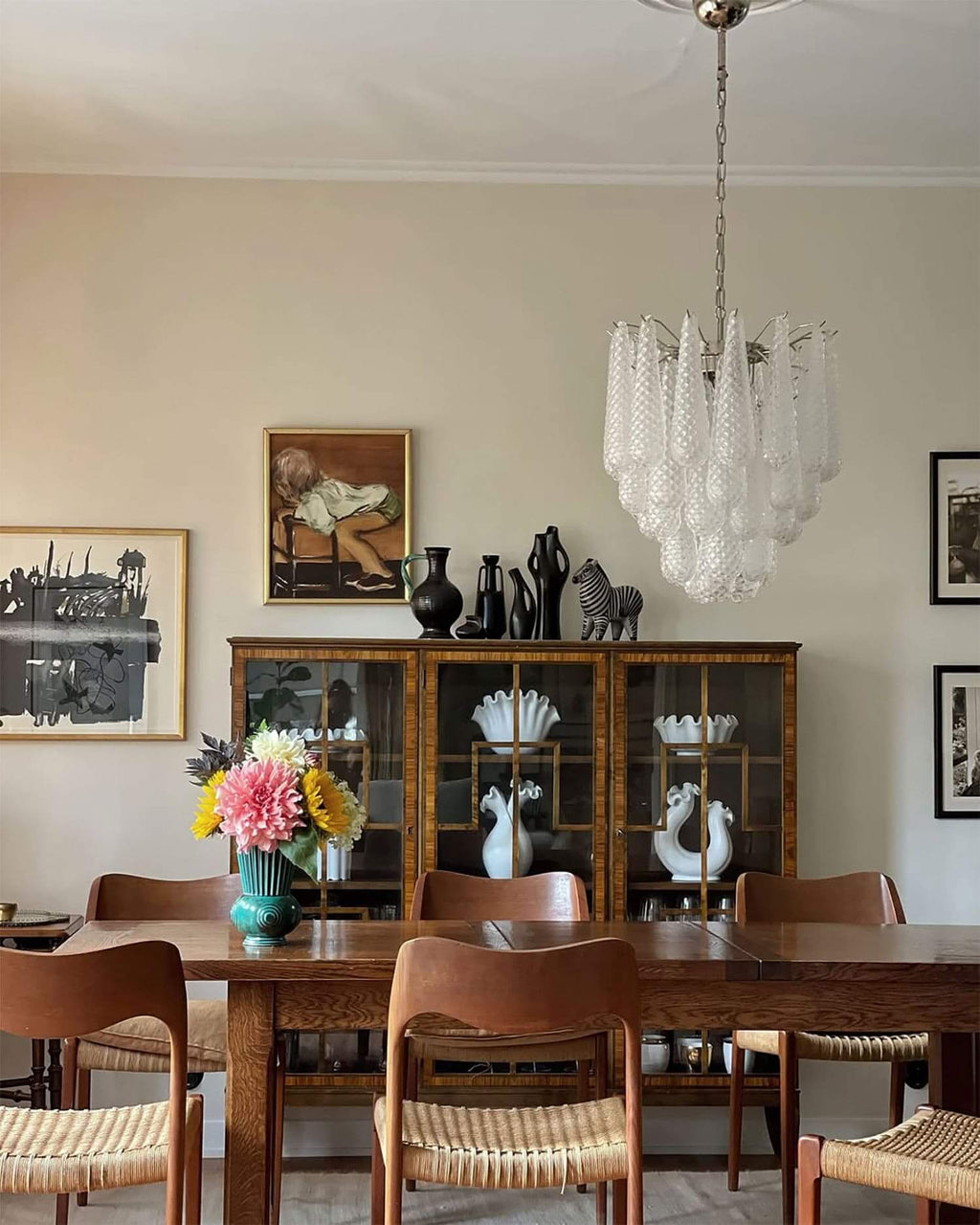 Jatuh Chandelier