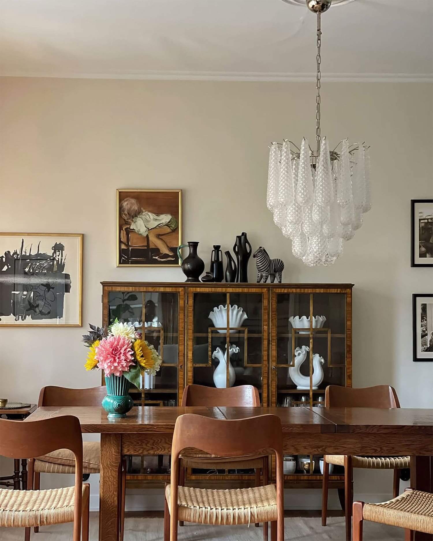 Jatuh Chandelier