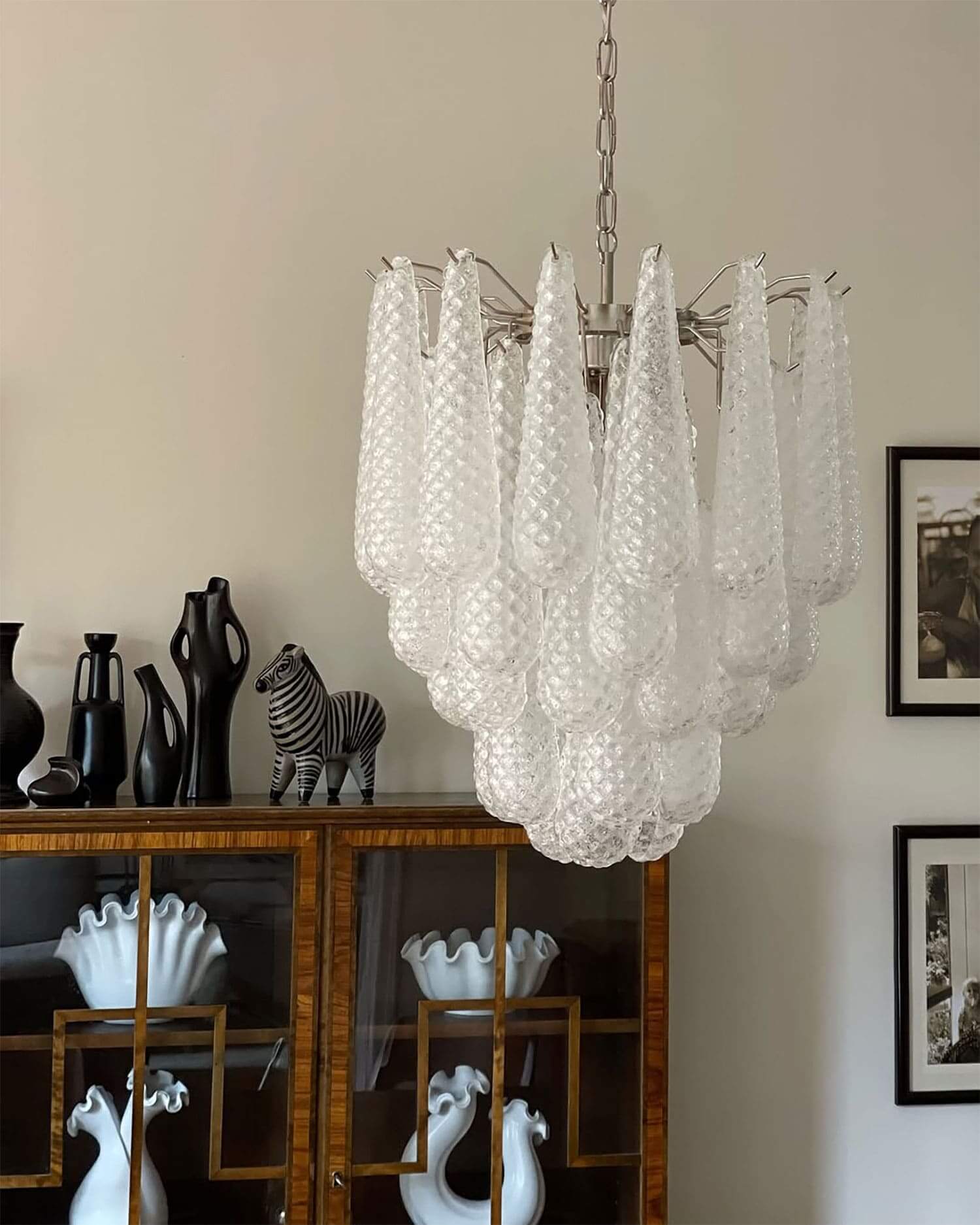 Jatuh Chandelier