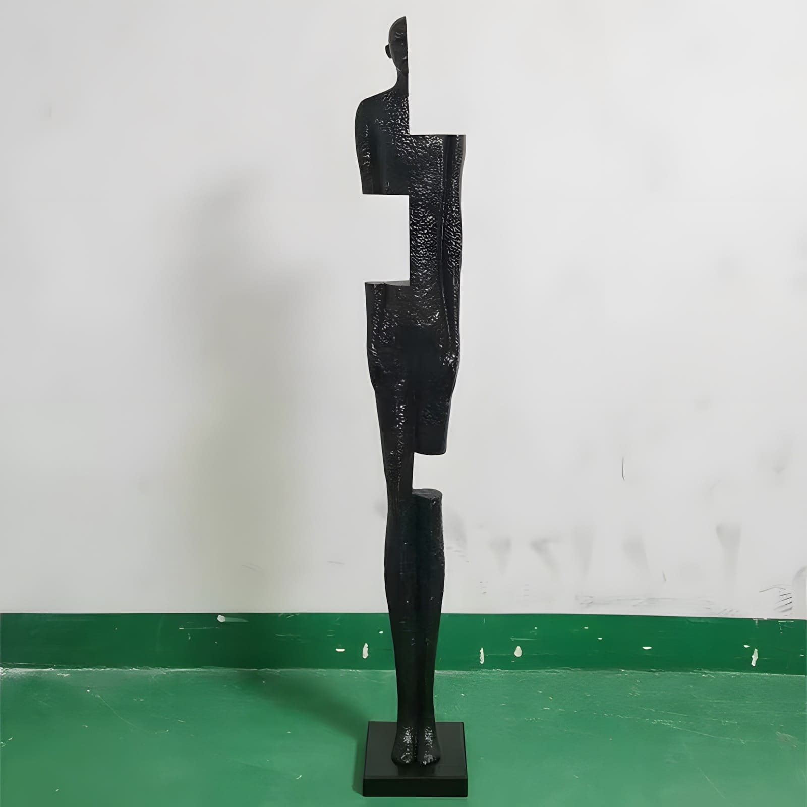 Kylorix Sculpture